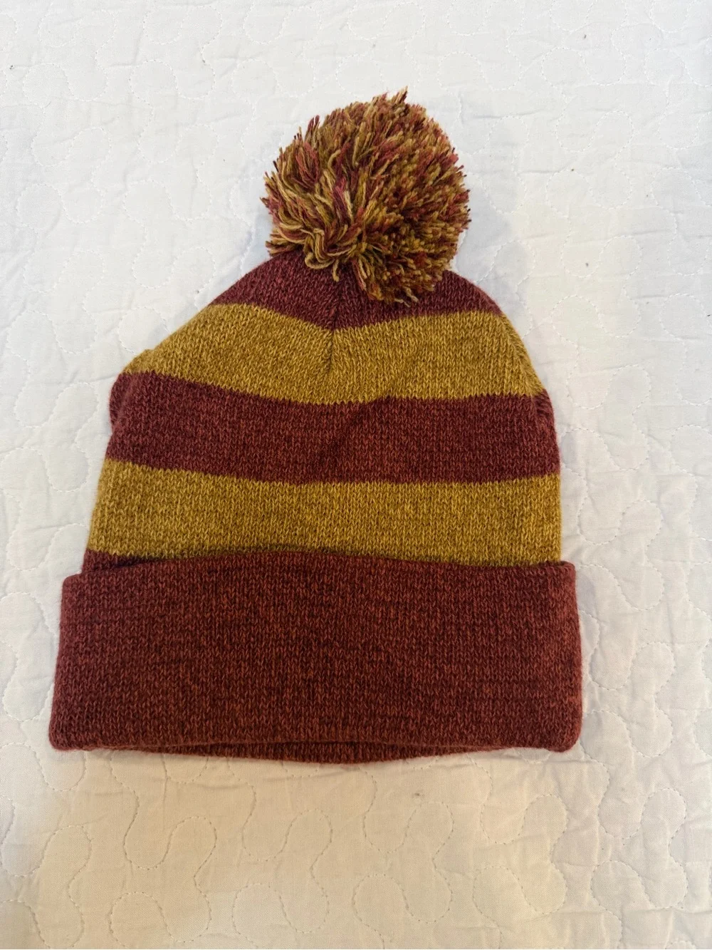 Pom Beanie - Harry Potter, Griffindor, Maroon and Gold